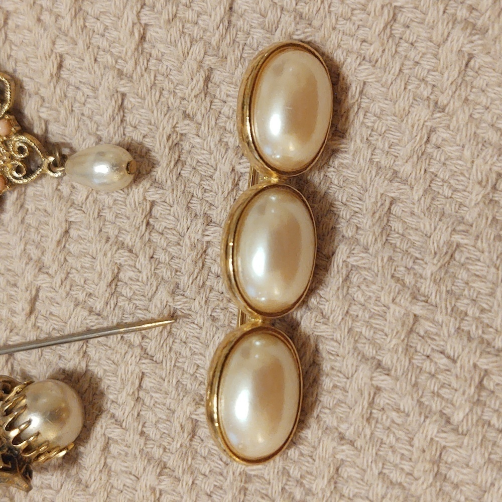 Vintage Jewelry Bundle - Picture 7 of 7